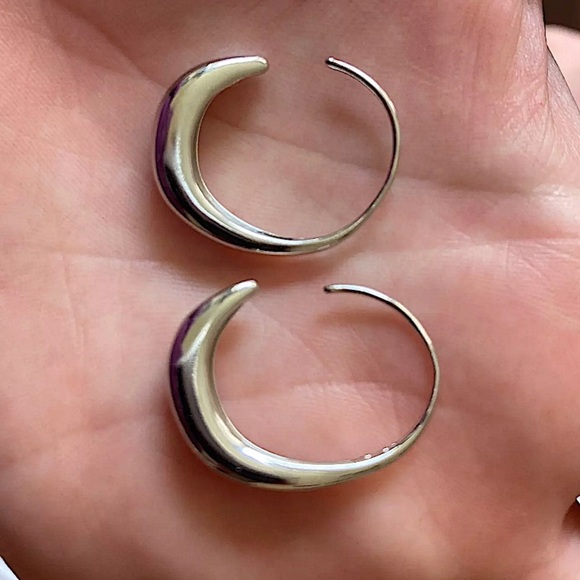 STERLING SILVER HOOP MINIMALIST EARRINGS - Picture 4 of 9